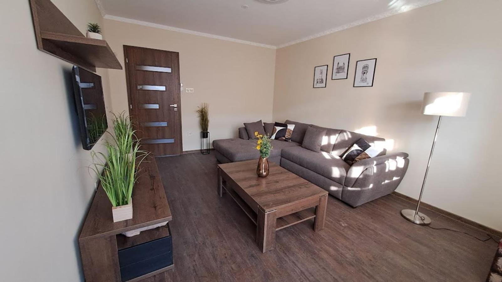 Szilfak City Apartman Hajdúszoboszló Exterior foto